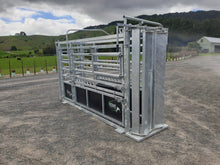 Load image into Gallery viewer, Master Cattle Crush