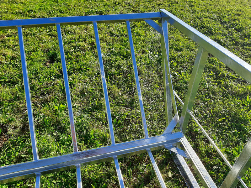 Double Bale Feeder