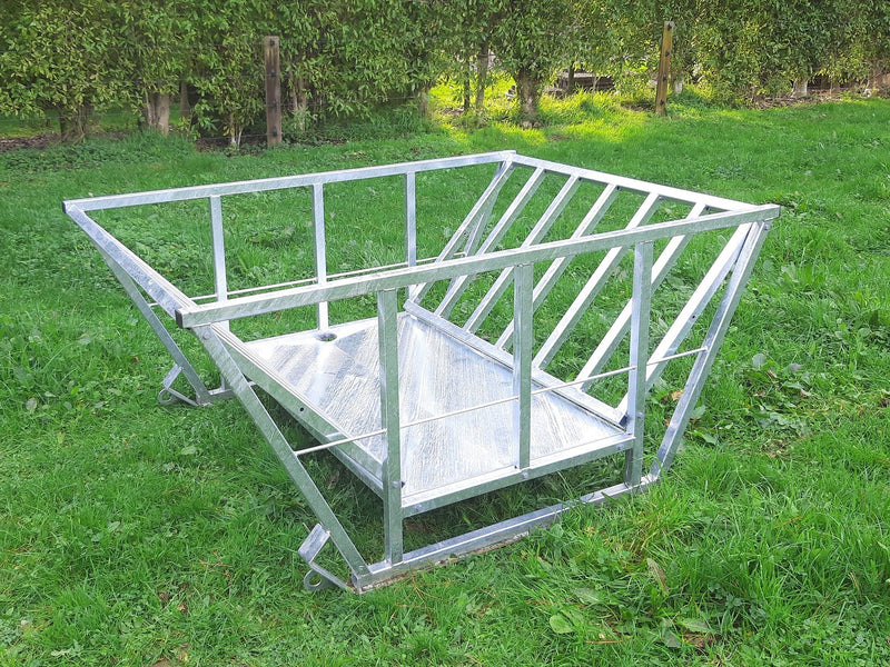 Beast Bale Feeder