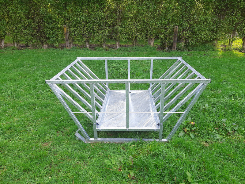 Beast Bale Feeder