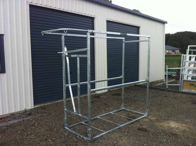 Grooming Chute
